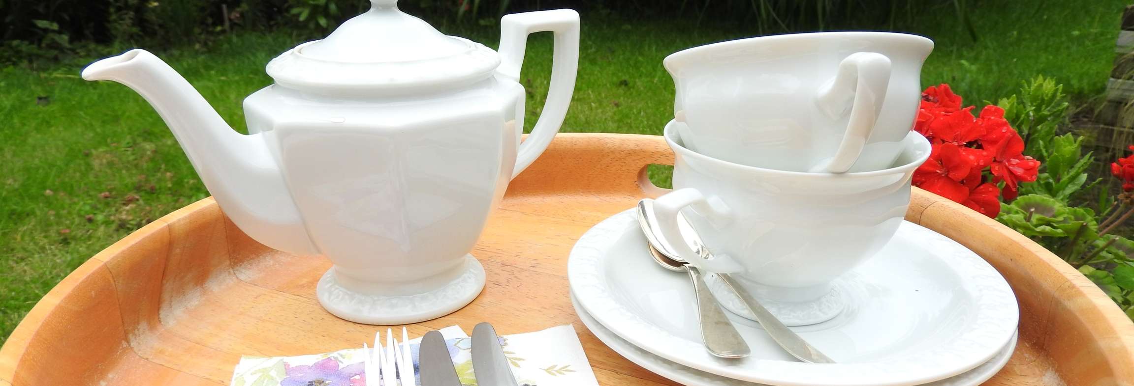 Dies ist das Kopfbild für die Website Nerdhalla. Es wird dynamisch erzeugt und sieht auf je nach Seite anders aus.